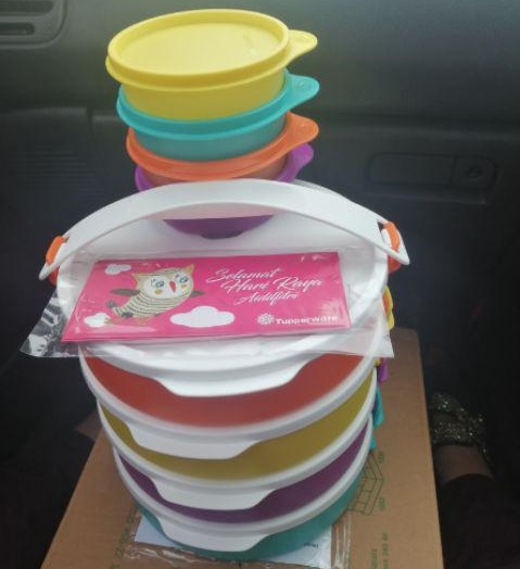 Mangkuk tingkat tupperware bulat