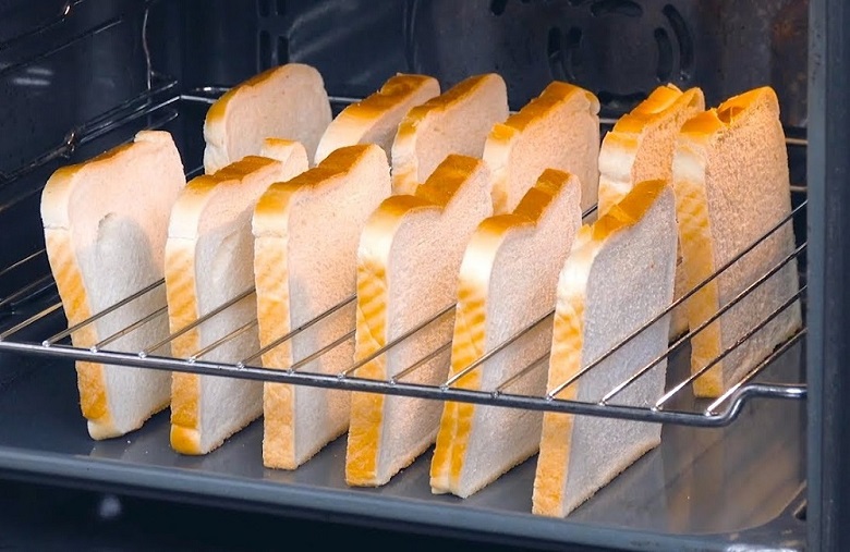 contoh bakar roti dalam oven